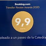 Soleado A Un Paseo De La Catedral