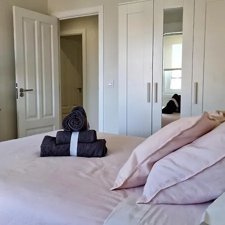 Soleado A Un Paseo De La Catedral * Saint-Jacques-de-Compostelle