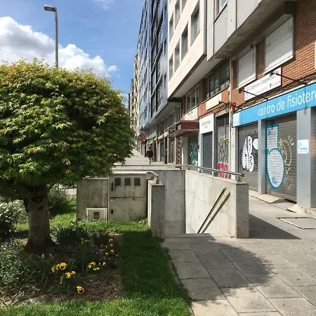 Soleado A Un Paseo De La Catedral * Saint-Jacques-de-Compostelle