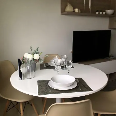 Soleado A Un Paseo De La Catedral * Saint-Jacques-de-Compostelle