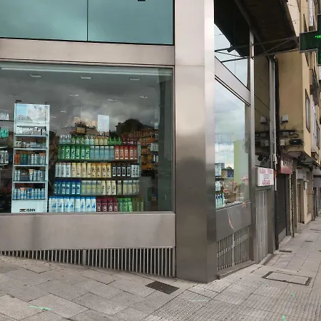 Soleado A Un Paseo De La Catedral * Saint-Jacques-de-Compostelle