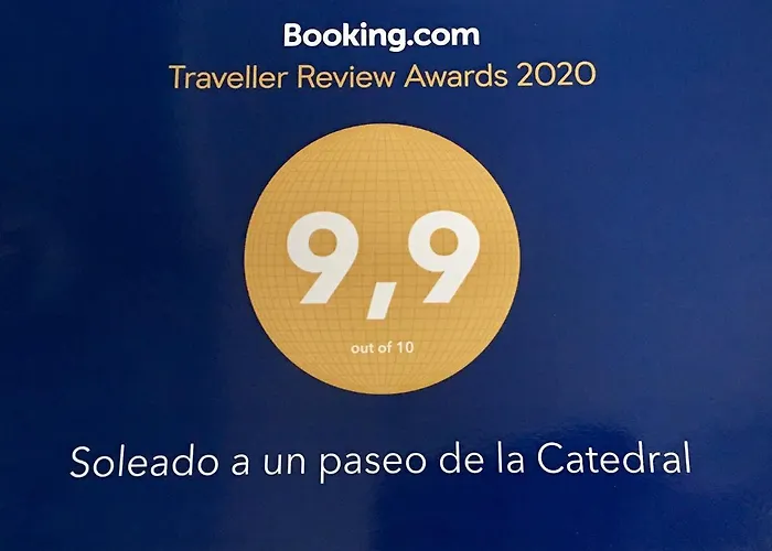 Soleado A Un Paseo De La Catedral