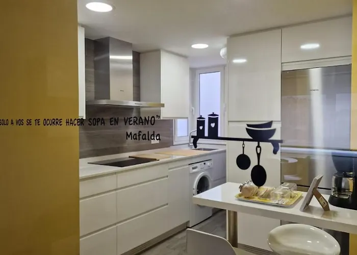 Soleado A Un Paseo De La Catedral *