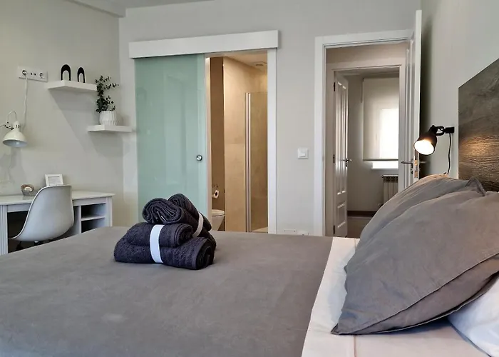 Soleado A Un Paseo De La Catedral Apartman *