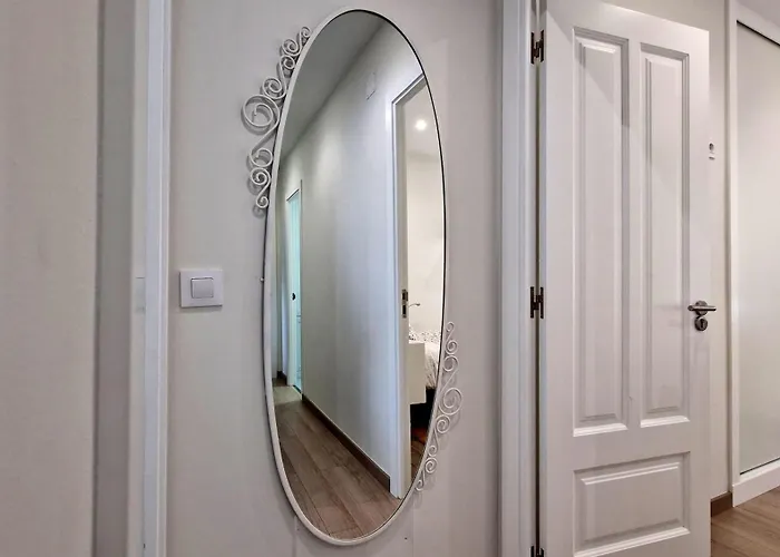 Soleado A Un Paseo De La Catedral Apartman