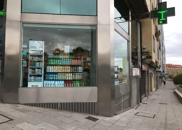 Soleado A Un Paseo De La Catedral * Santiago de Compostela